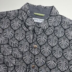 Tommy Bahama  Monstera Print Veracruz Cay Men's Medium Black Viscose Camp Shirt